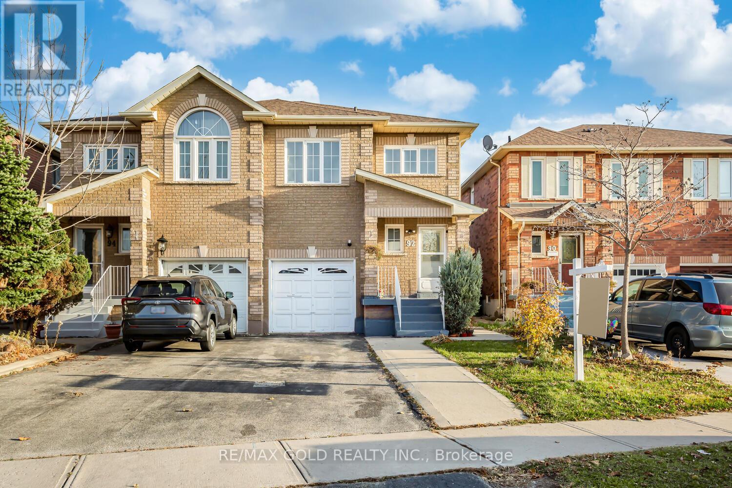 92 TESSLER CRES