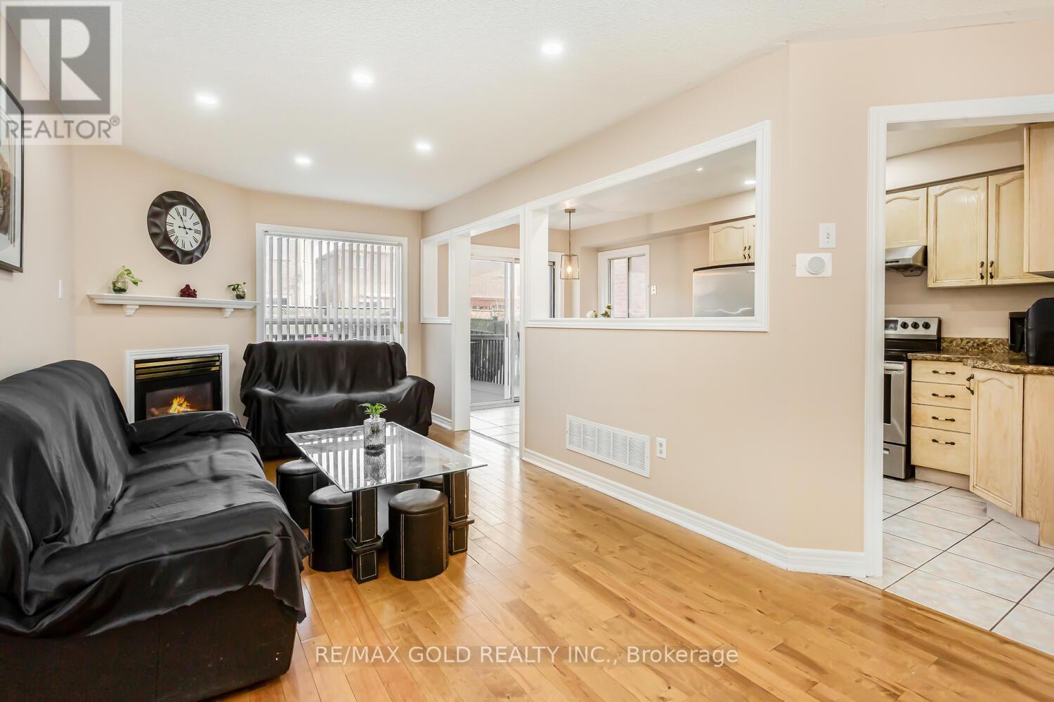 92 TESSLER CRES