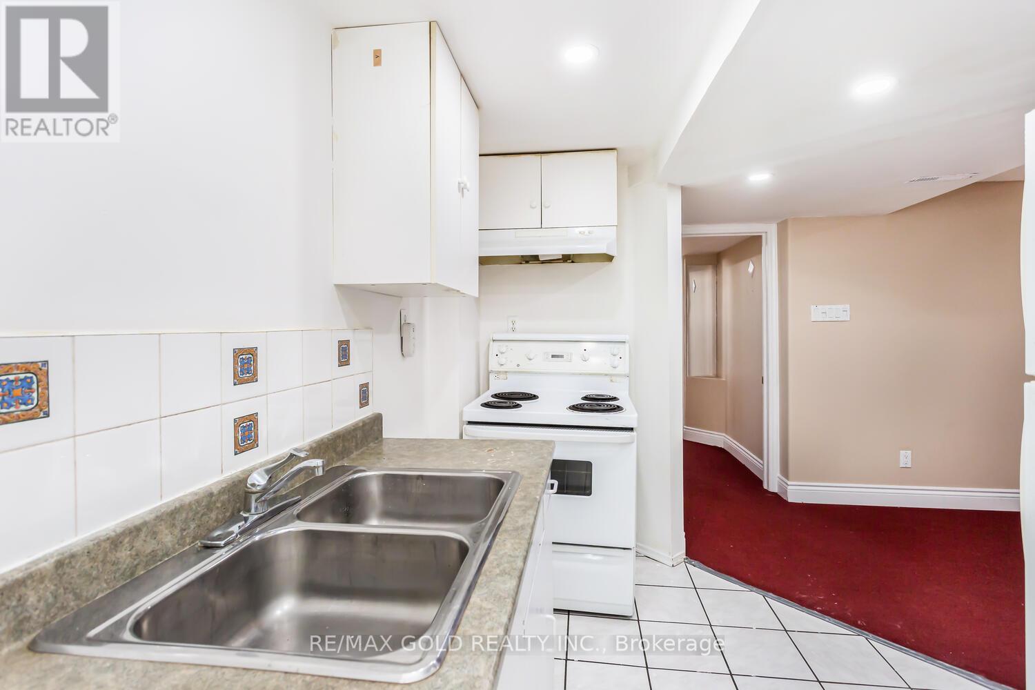92 TESSLER CRES