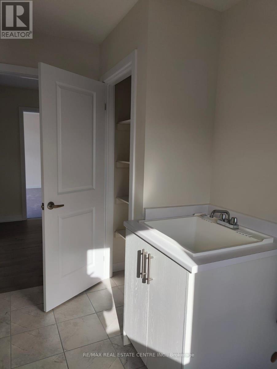 1535 WELLWOOD TERR