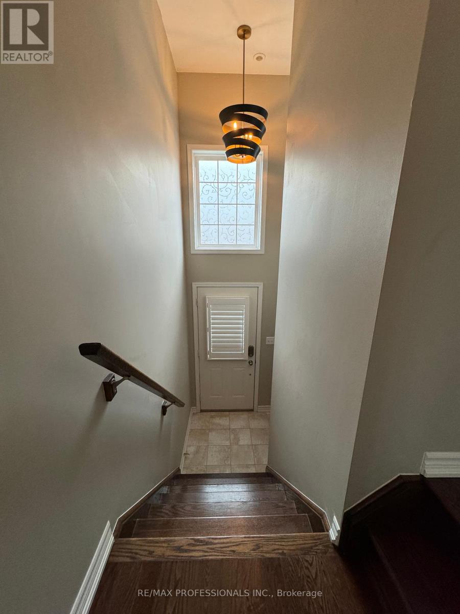 #2 -1123 HAIG BLVD, #2