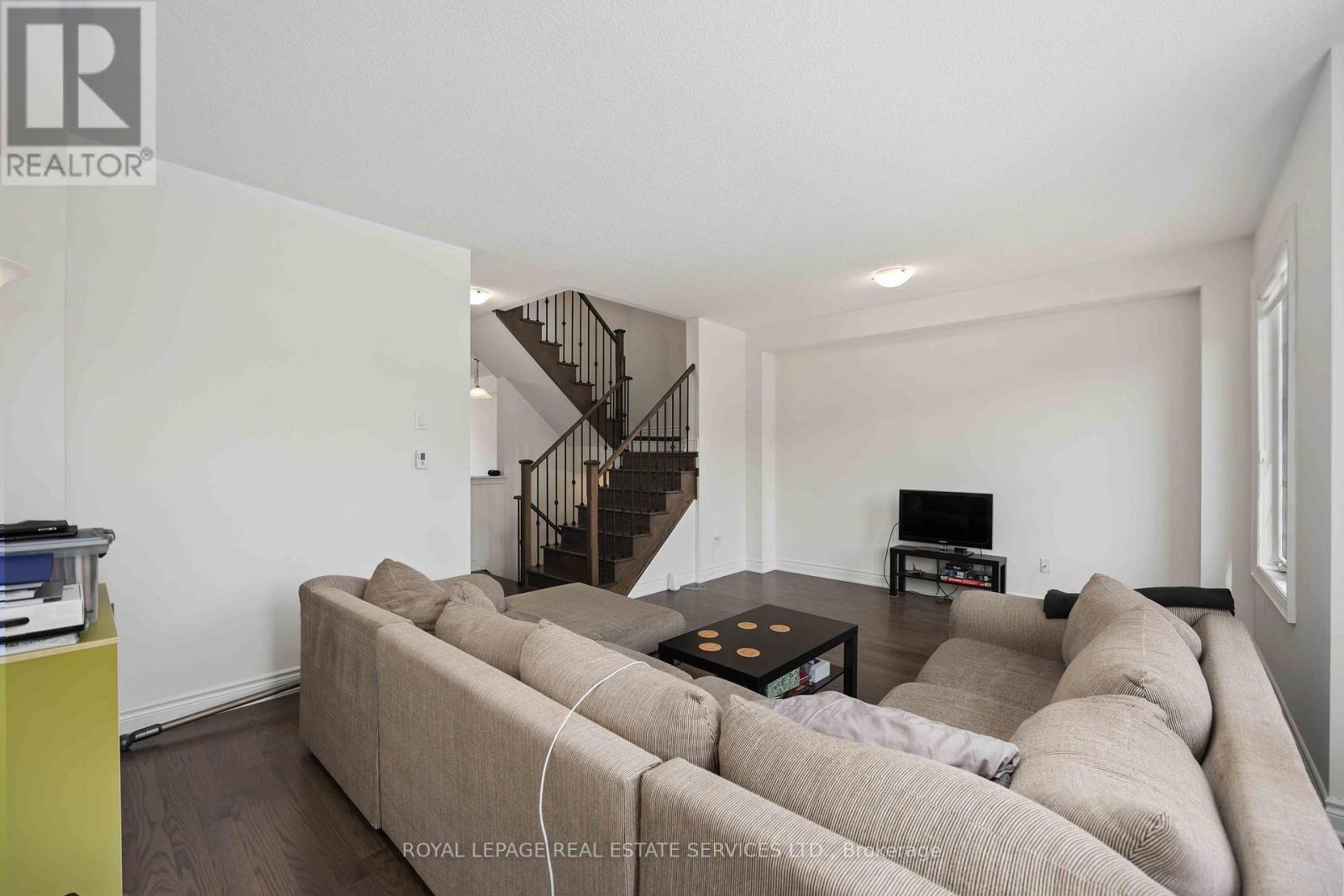 20 BRUSHWOOD DR