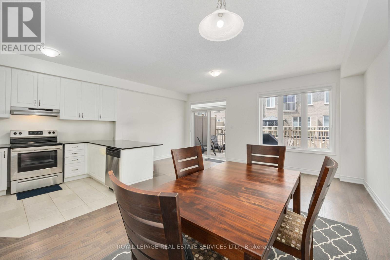 20 BRUSHWOOD DR