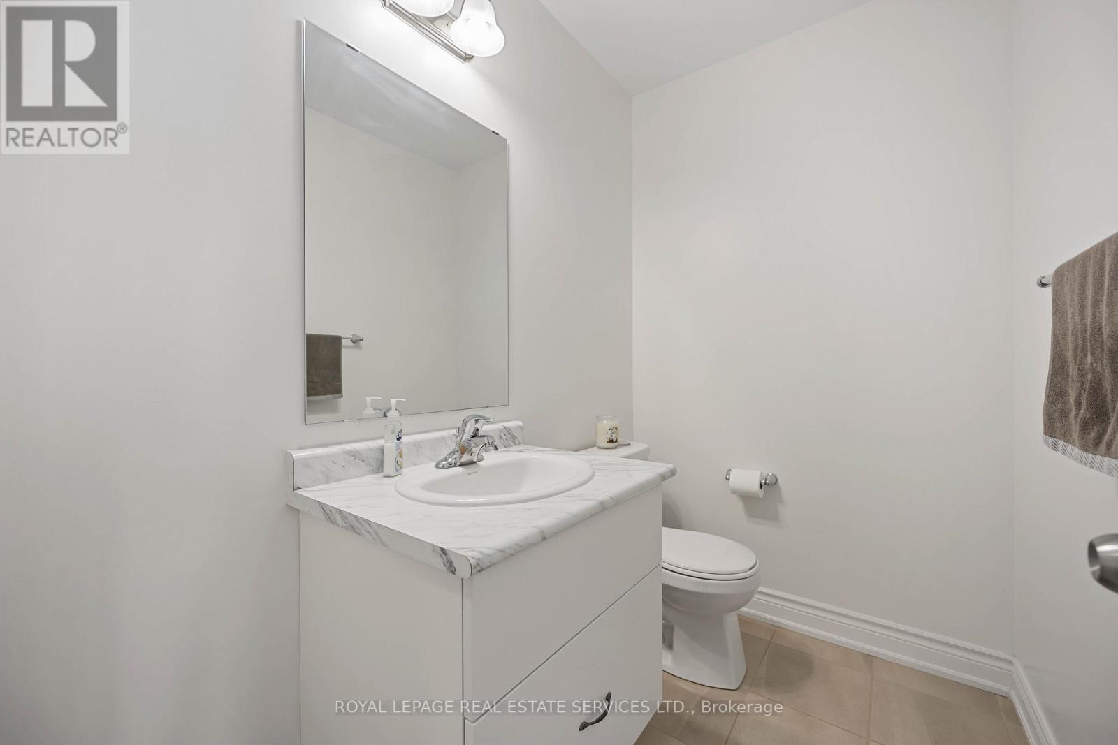 20 BRUSHWOOD DR