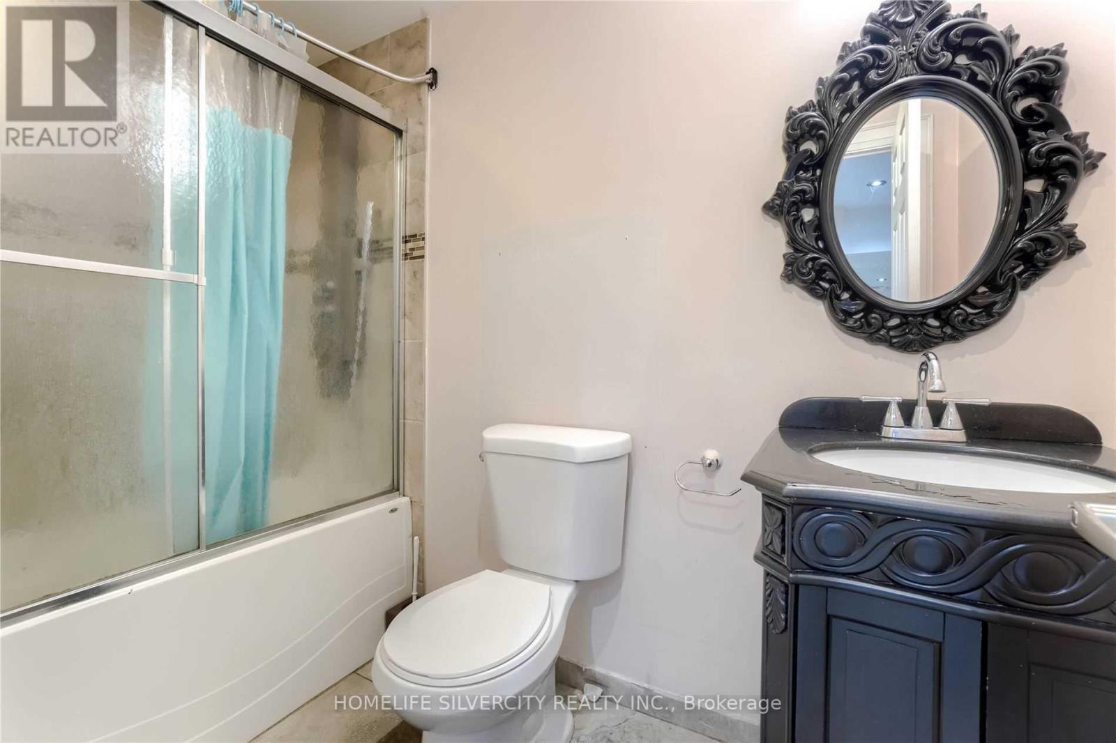 228 FERNFOREST DR