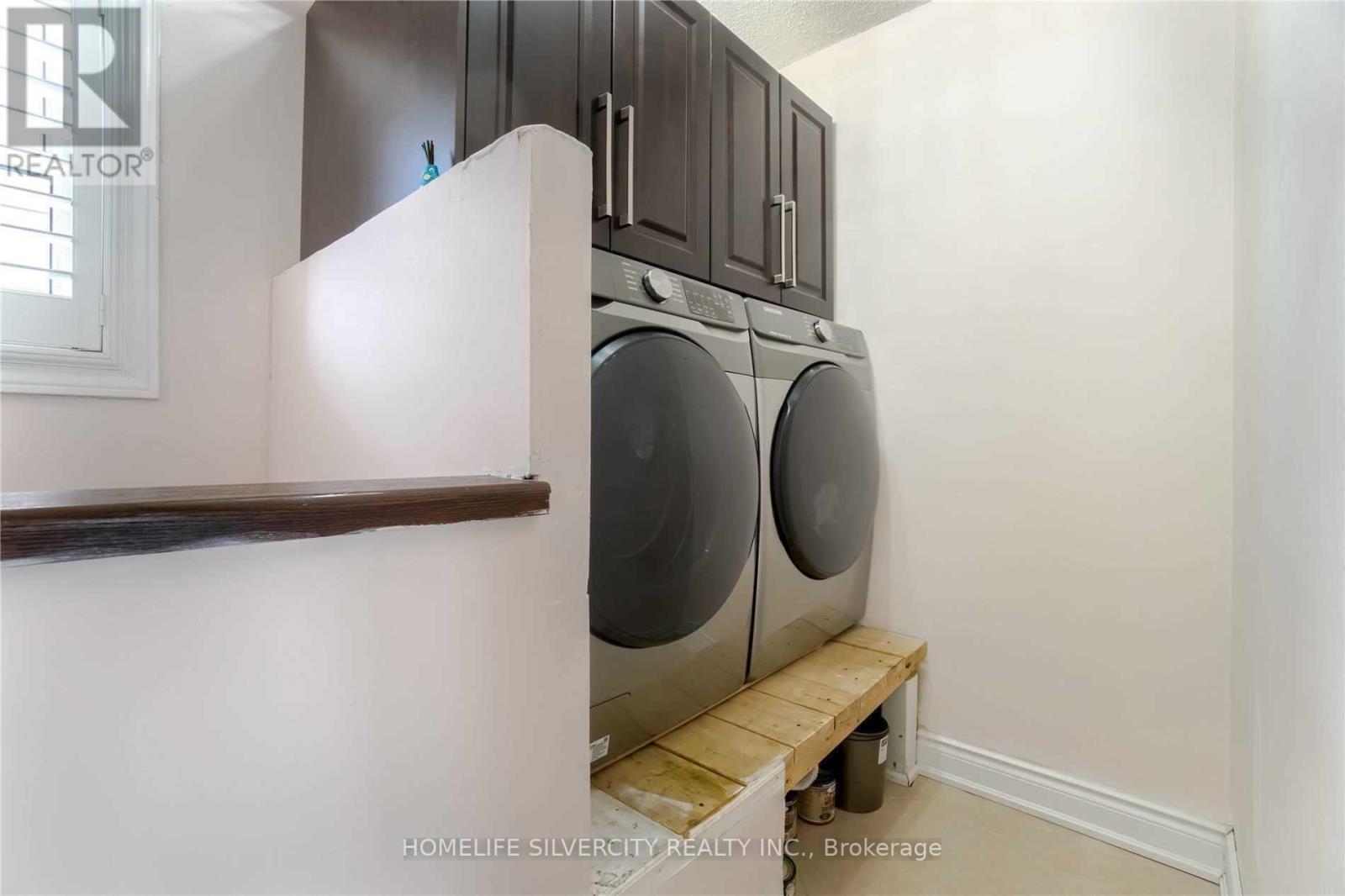 228 FERNFOREST DR