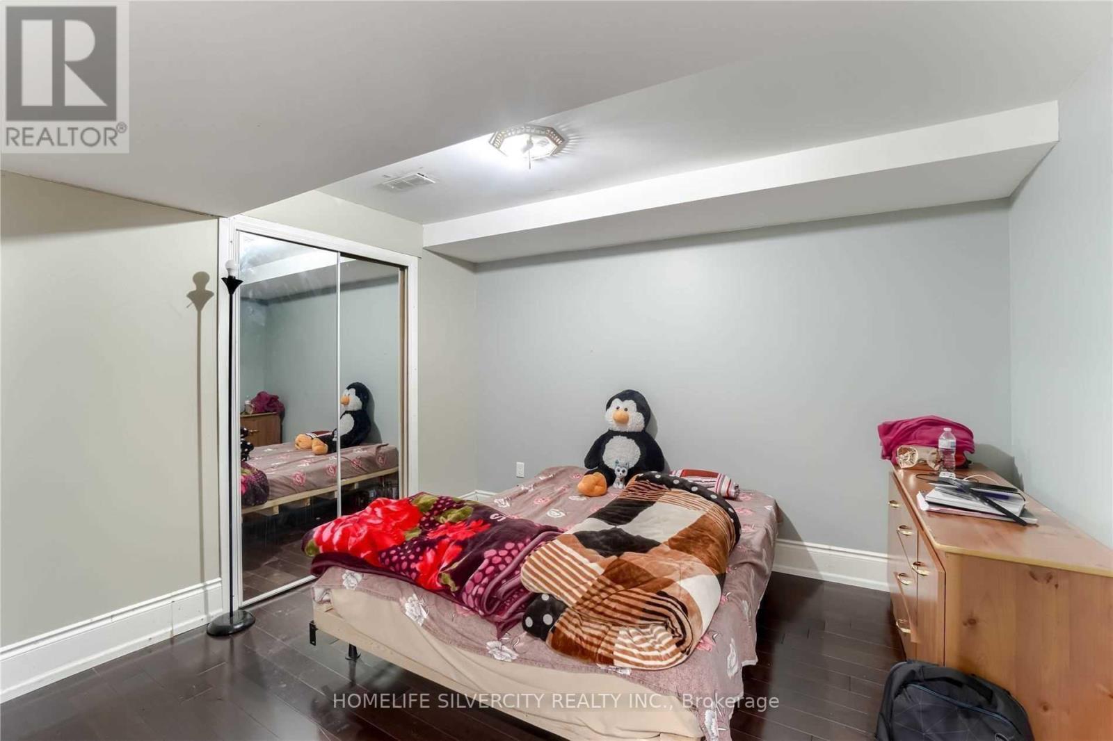 228 FERNFOREST DR