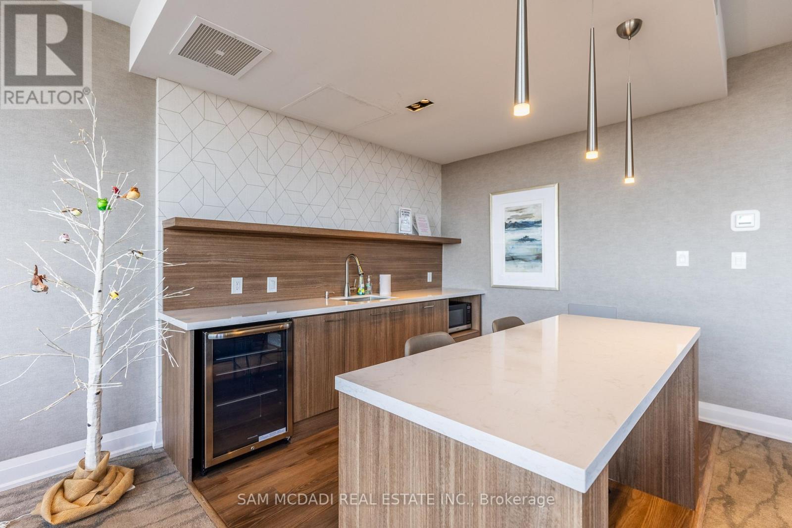 #607 -1276 MAPLE CROSSING BLVD, #607