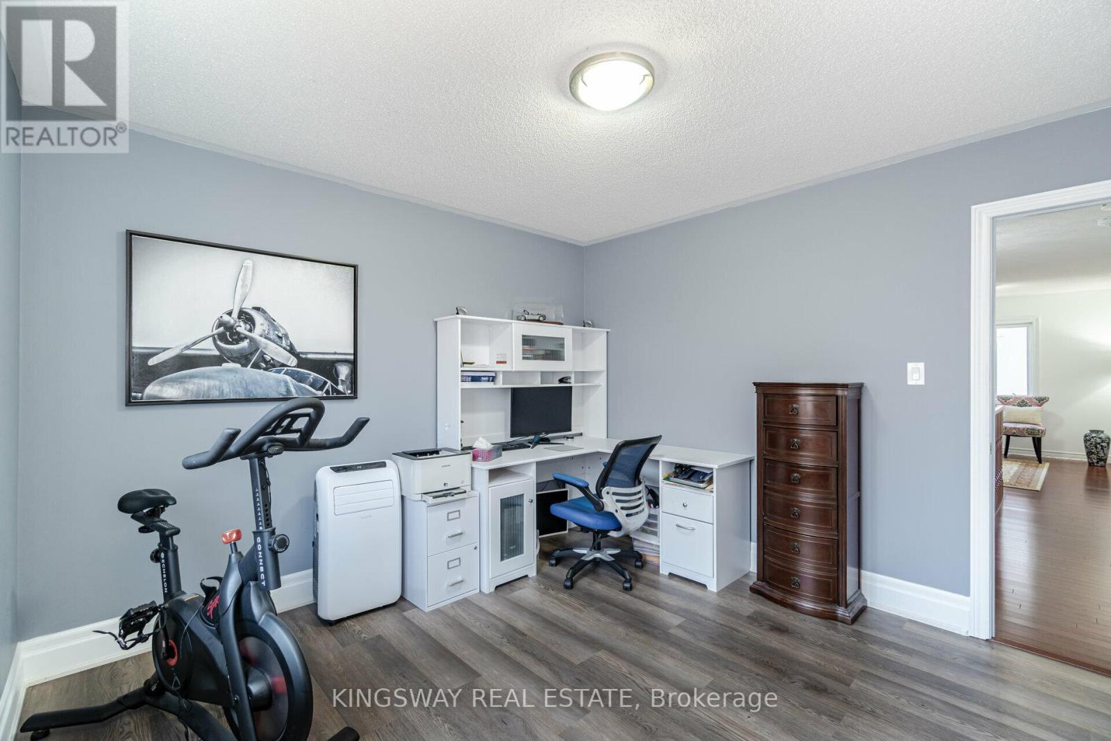 63 EXECUTIVE CRT