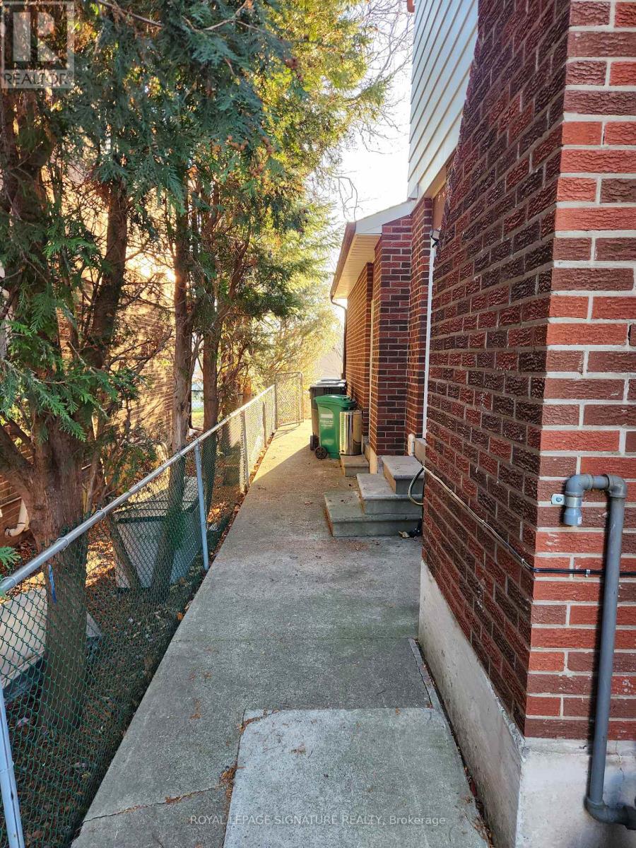2742 CONSTABLE RD