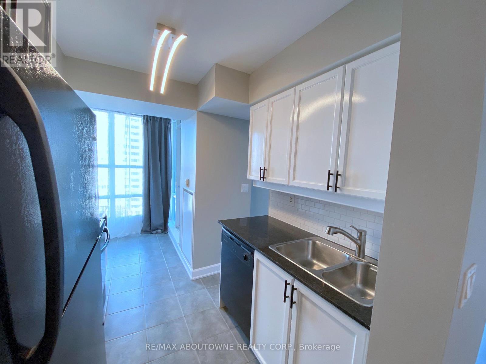 #802 -1 ELM DRIVE DR W, #802