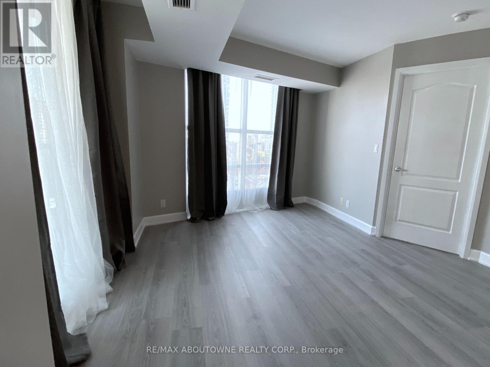 #802 -1 ELM DRIVE DR W, #802