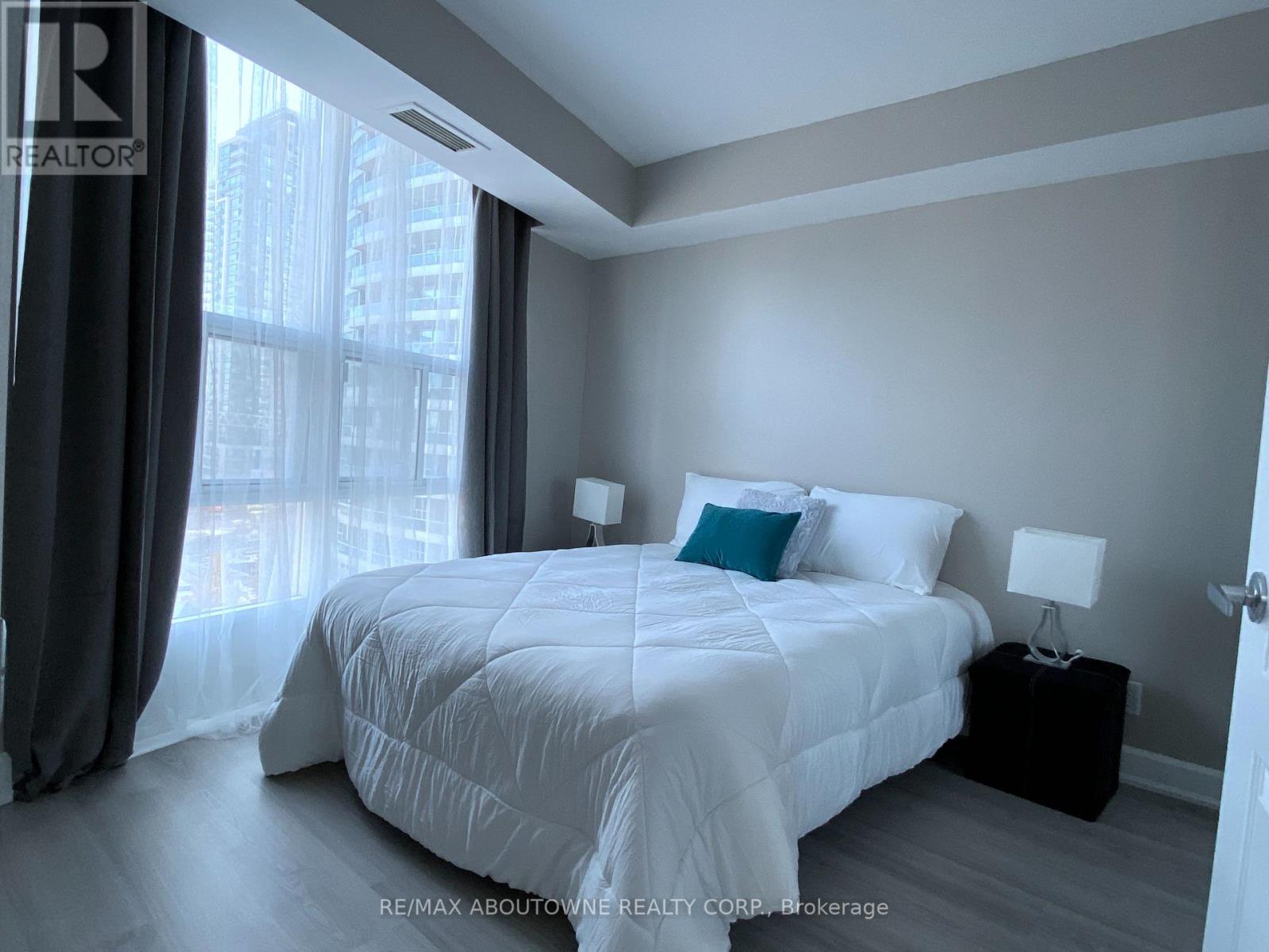 #802 -1 ELM DRIVE DR W, #802