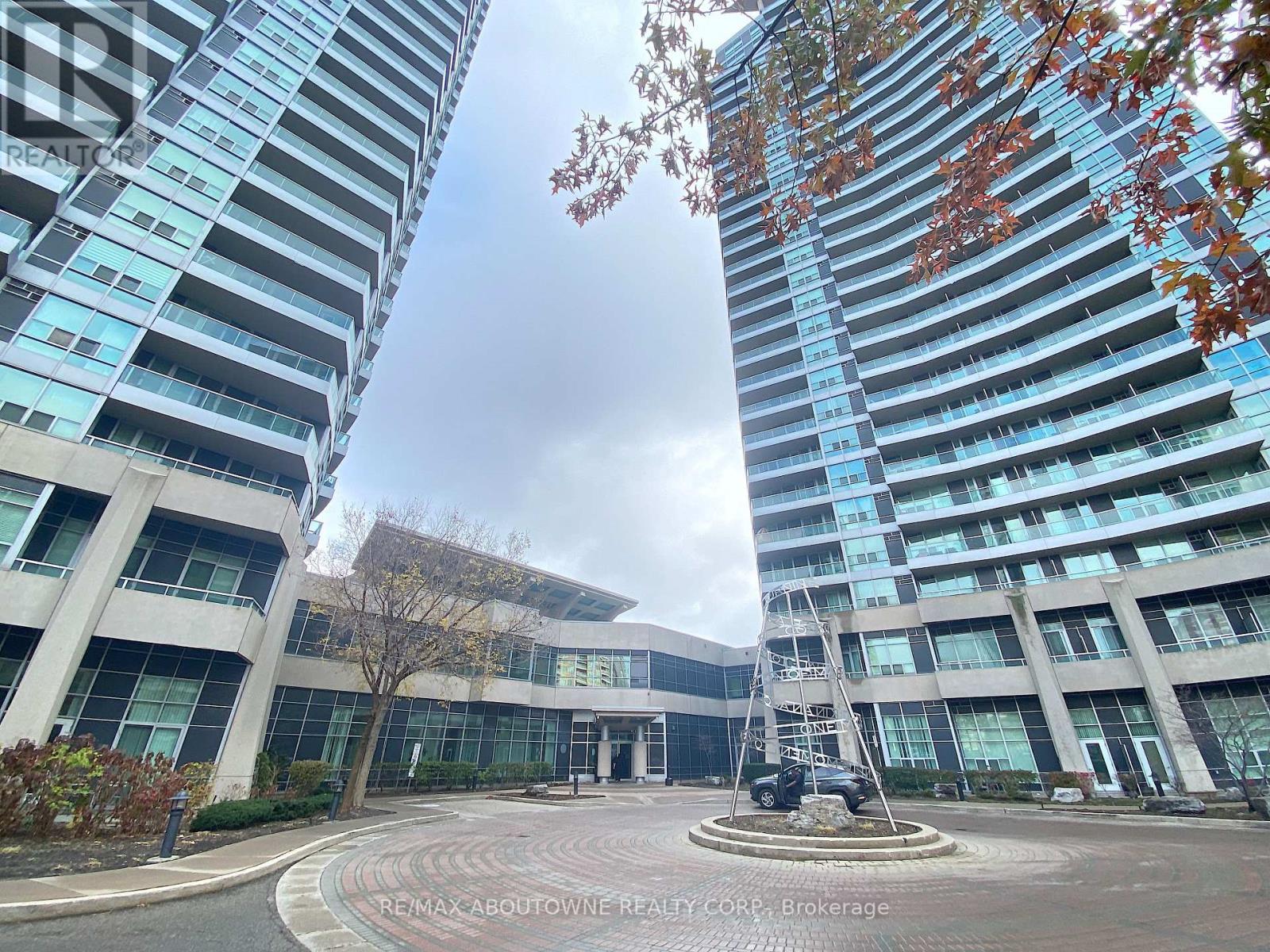 #802 -1 ELM DRIVE DR W, #802