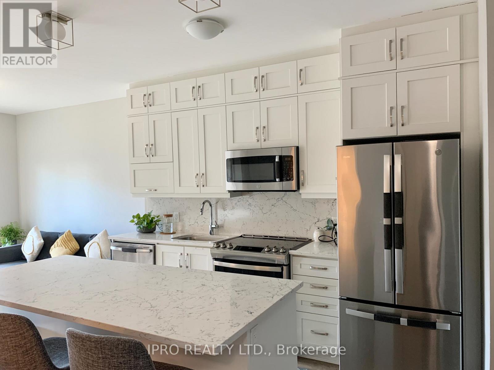 #503 -102 GROVEWOOD COMMON, #503