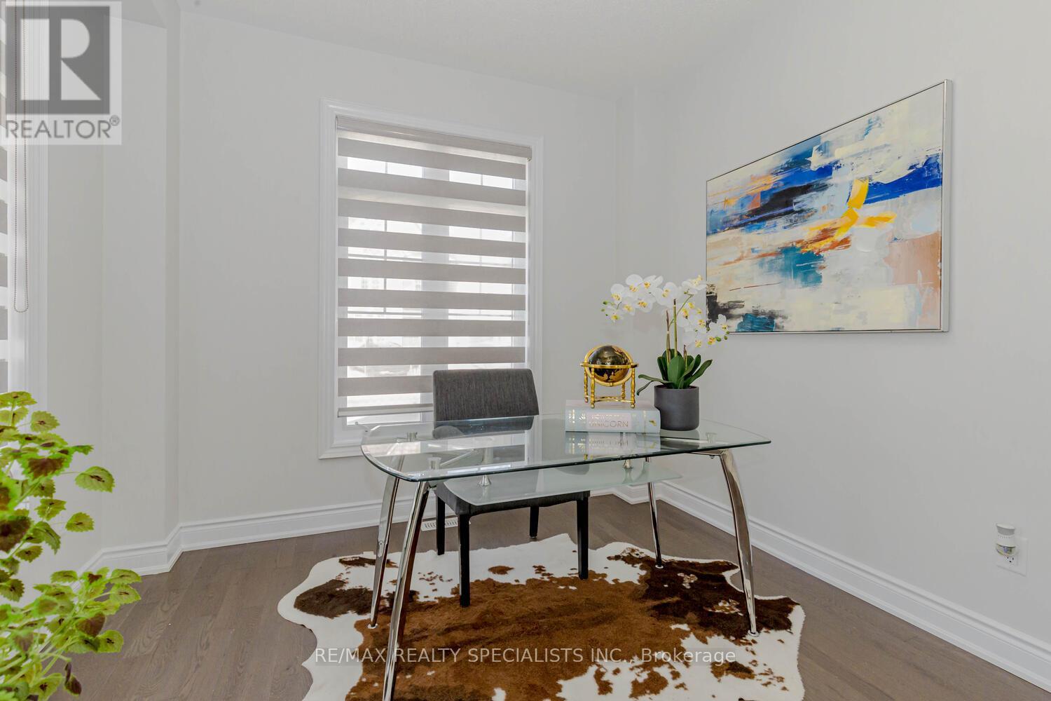 48 THORNVALLEY TERR