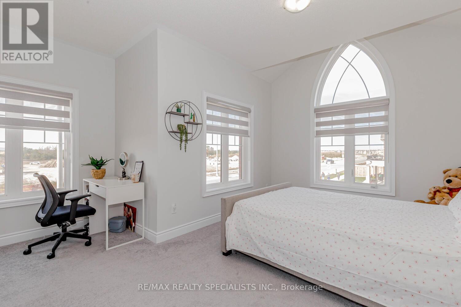 48 THORNVALLEY TERR