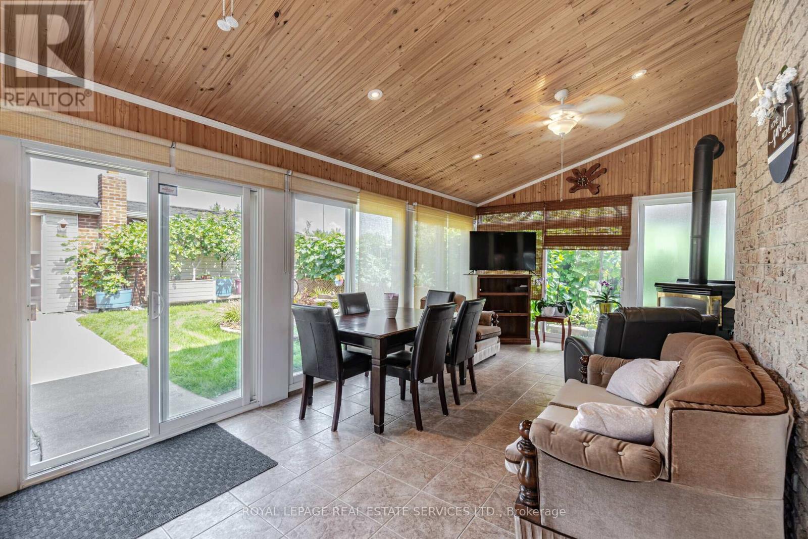 1195 MELTON DR