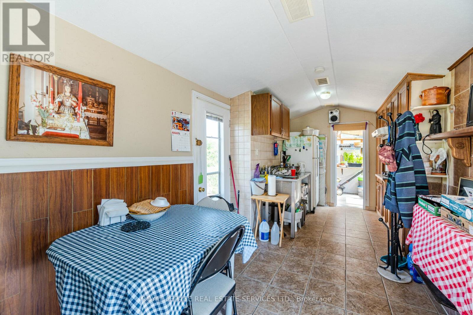 1195 MELTON DR