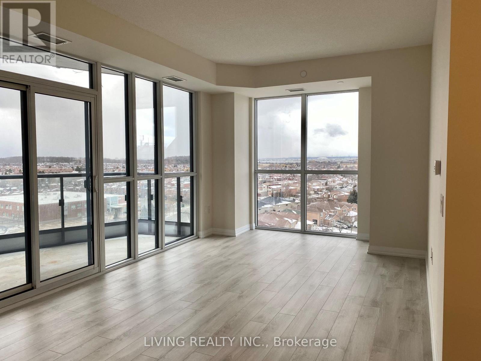 #818 -35 WATERGARDEN DR, #818