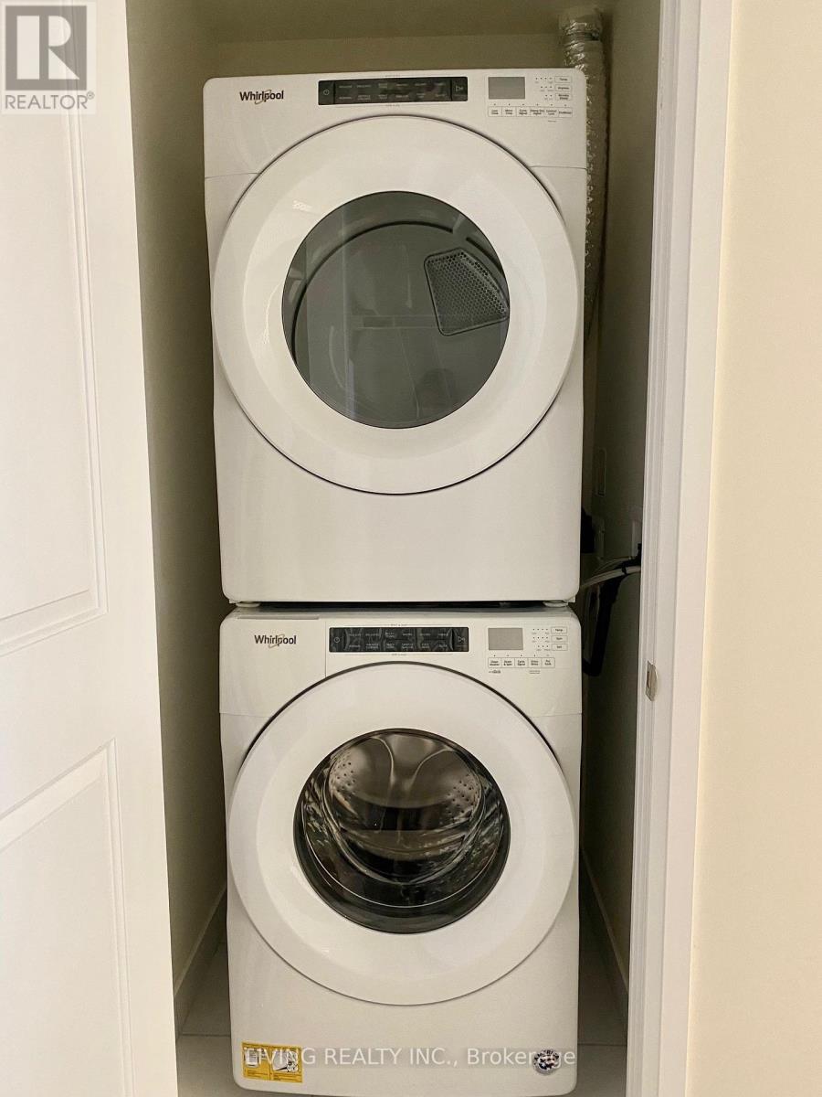 #818 -35 WATERGARDEN DR, #818