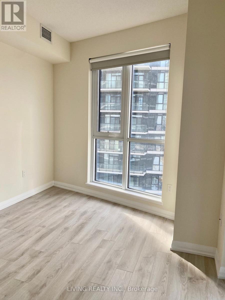 #818 -35 WATERGARDEN DR, #818