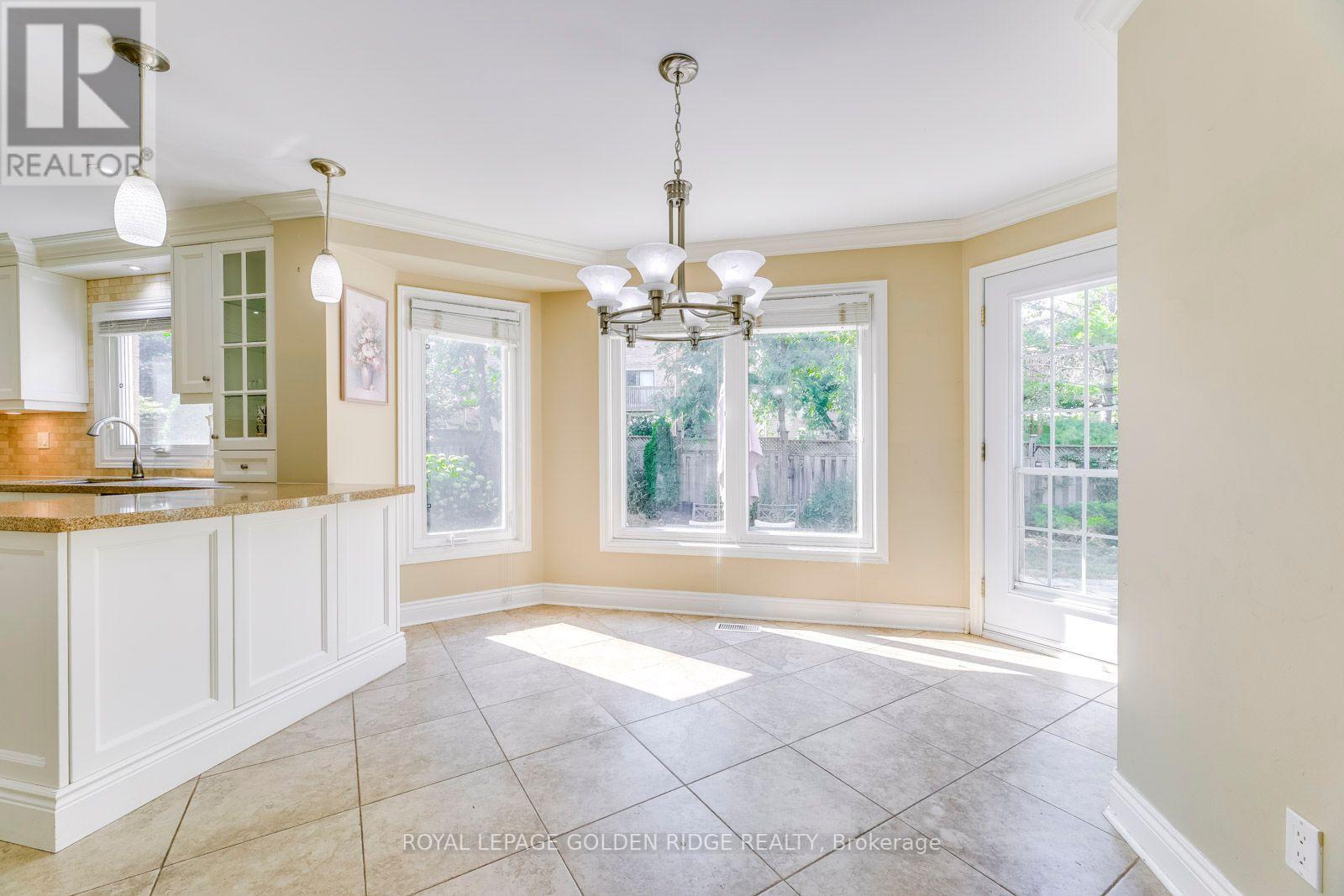 2719 ROSEWOOD LANE