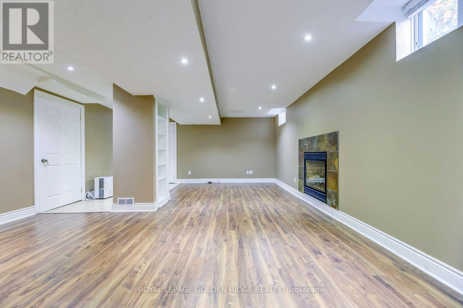 2719 ROSEWOOD LANE