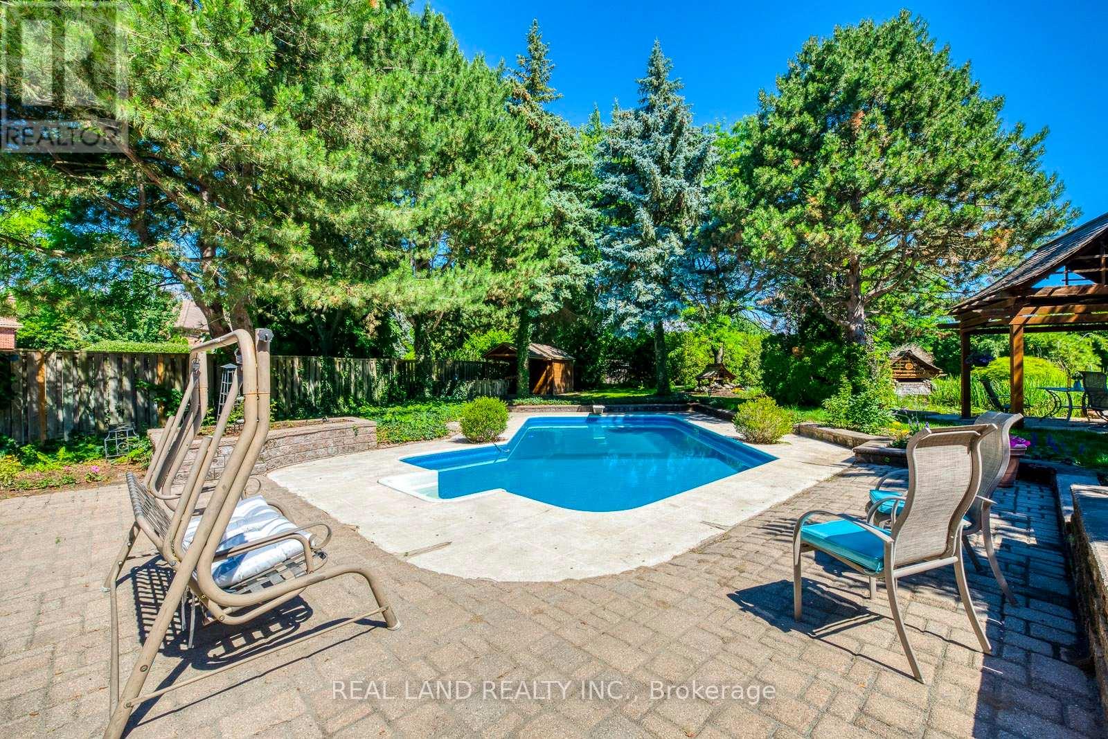 341 ACACIA CRT