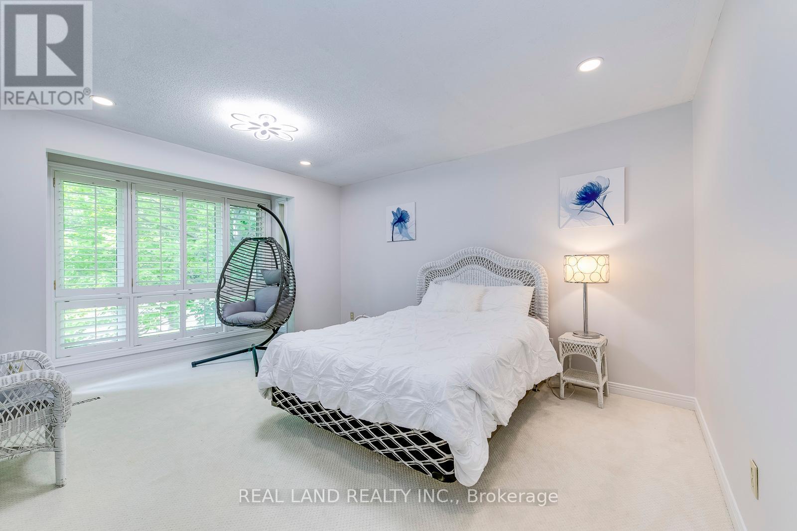 341 ACACIA CRT