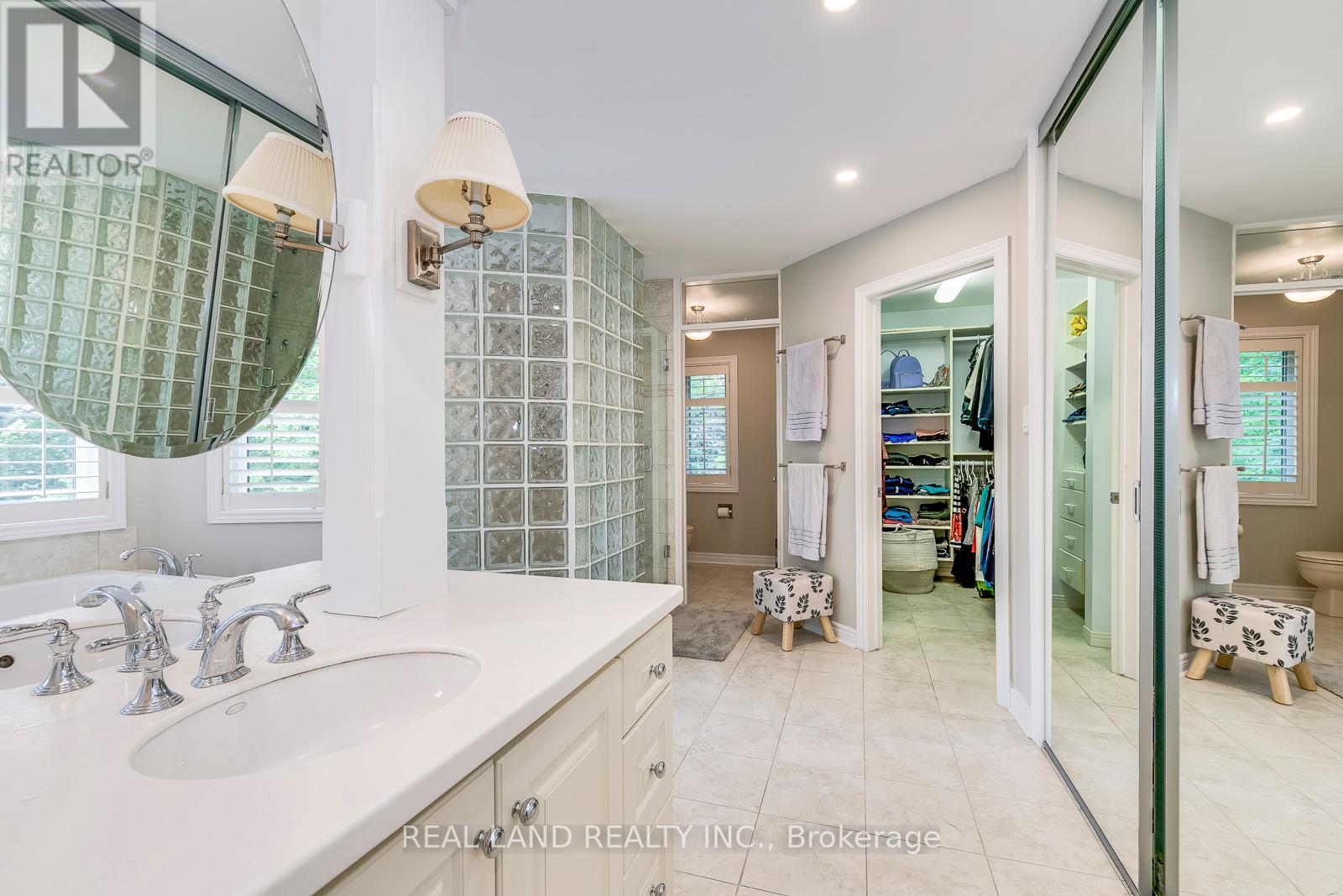341 ACACIA CRT