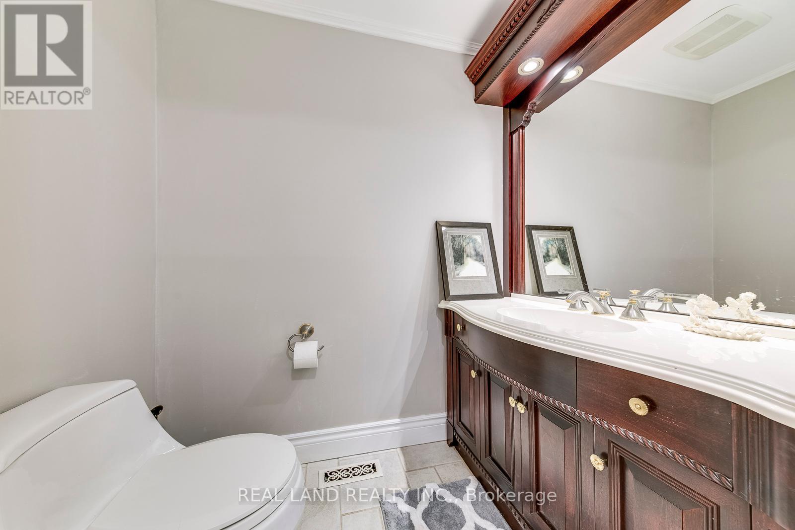 341 ACACIA CRT