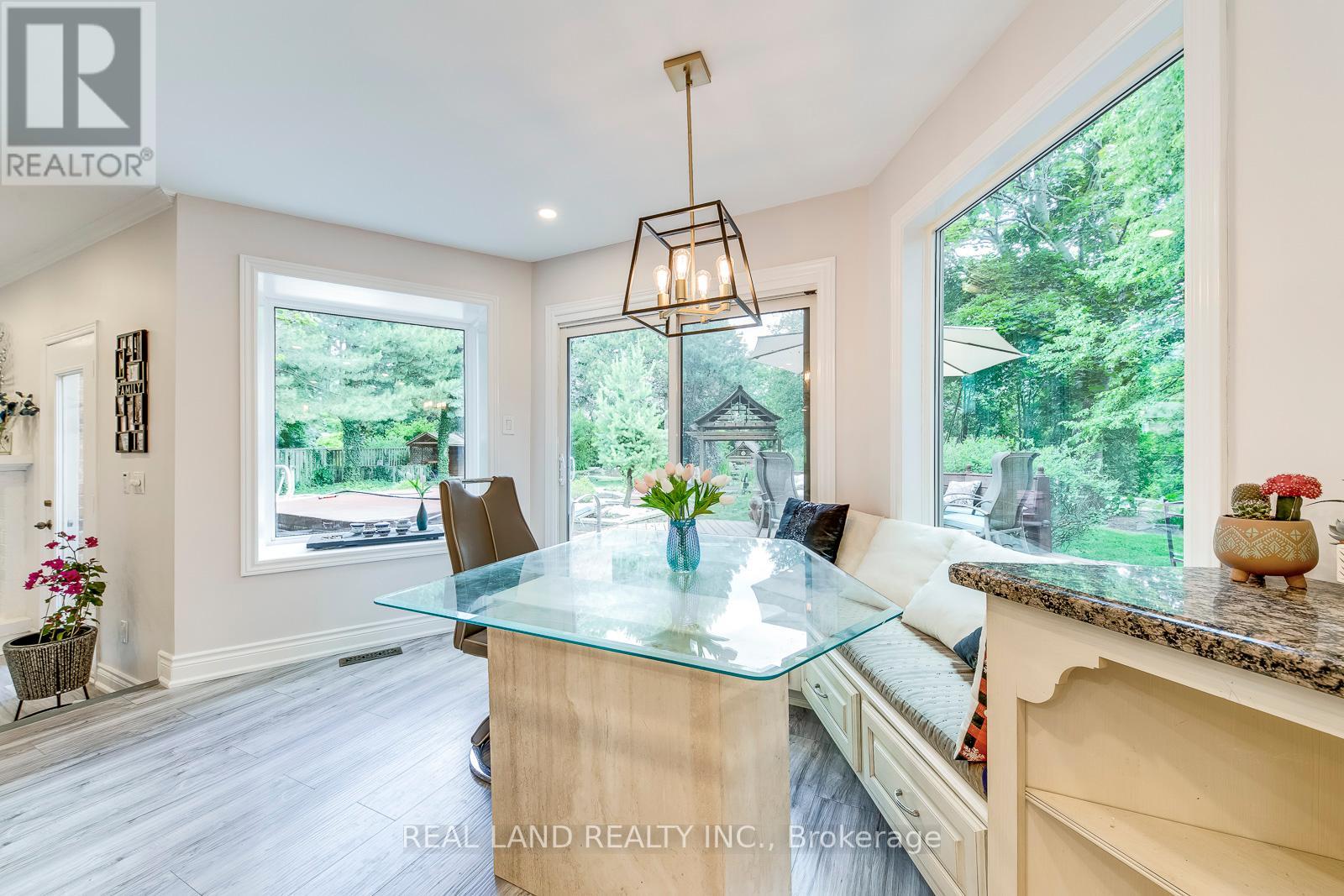 341 ACACIA CRT