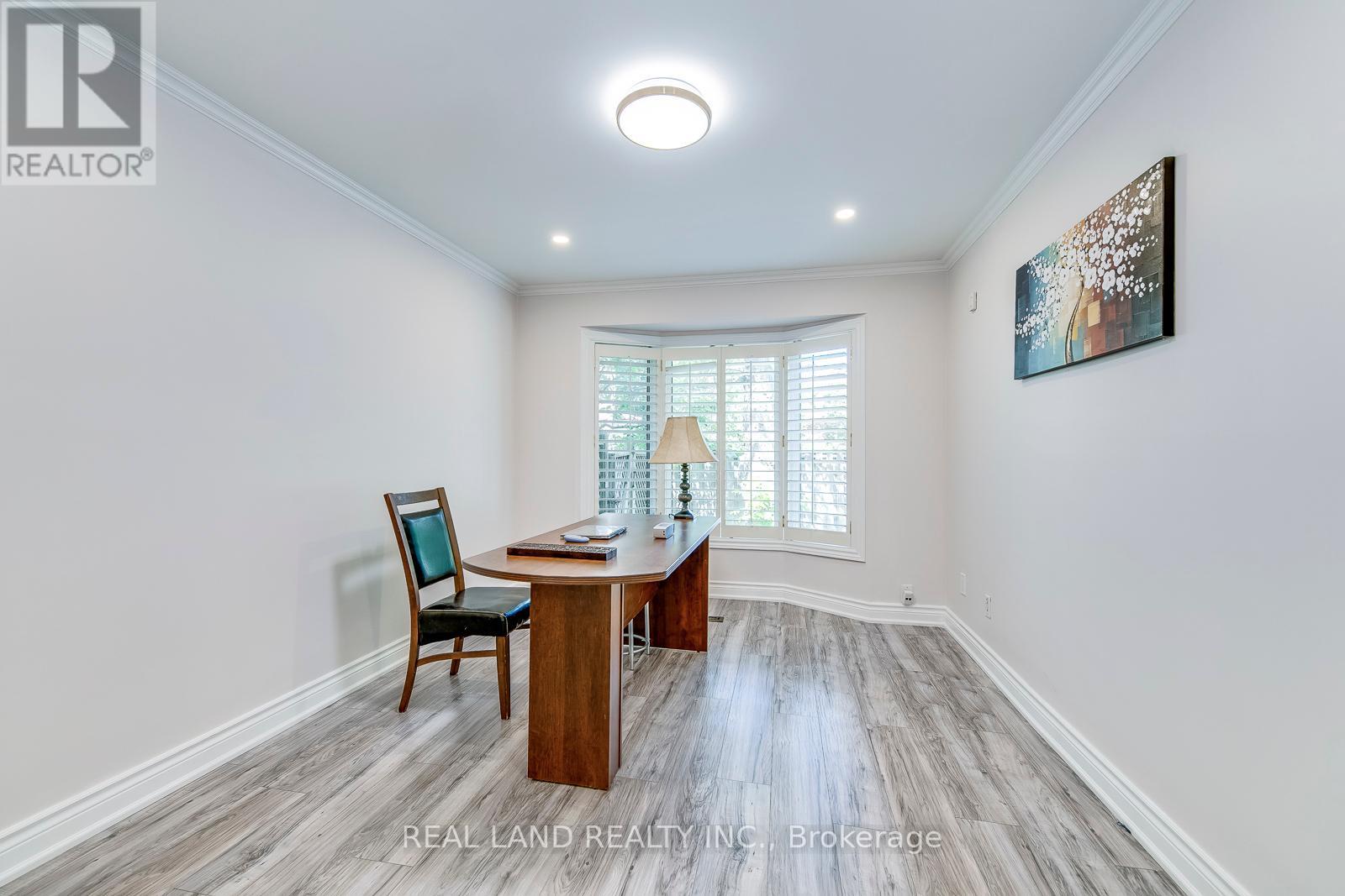 341 ACACIA CRT