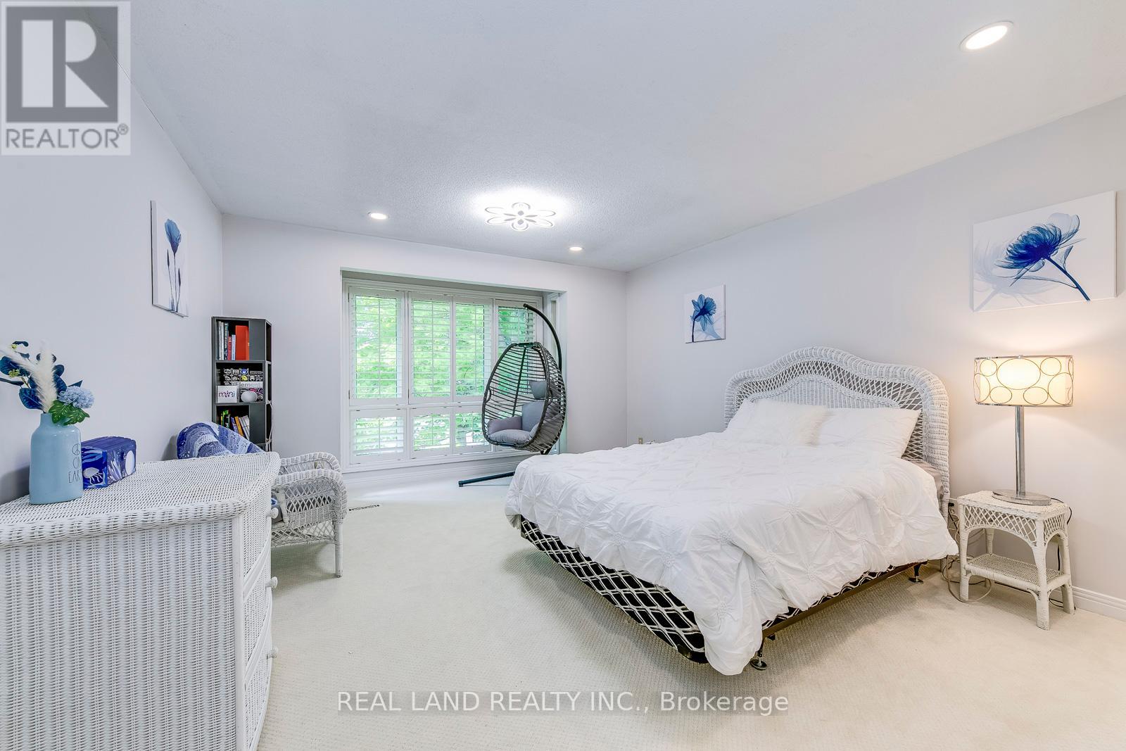 341 ACACIA CRT