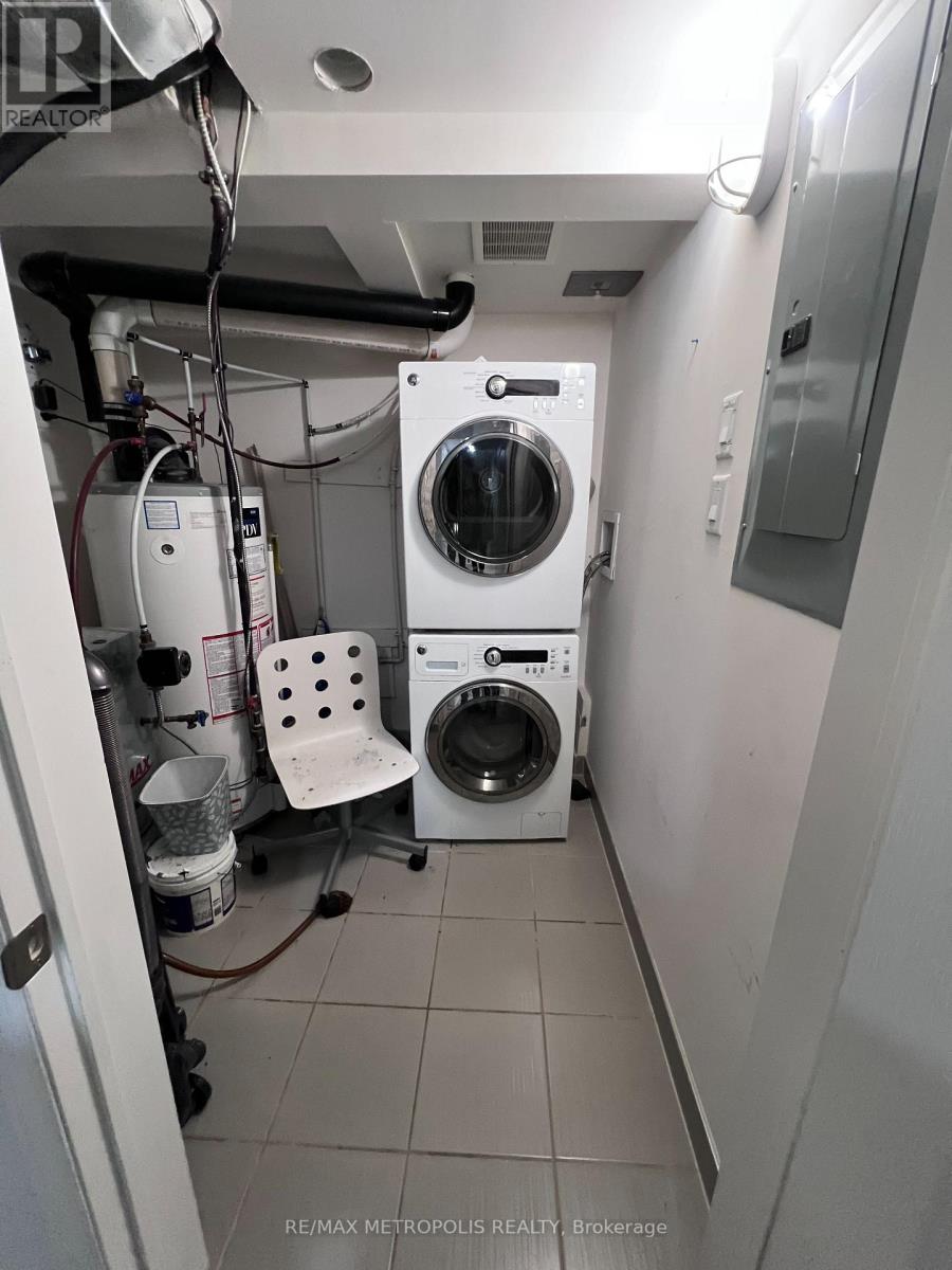 #7 -3088 THOMAS ST, #7