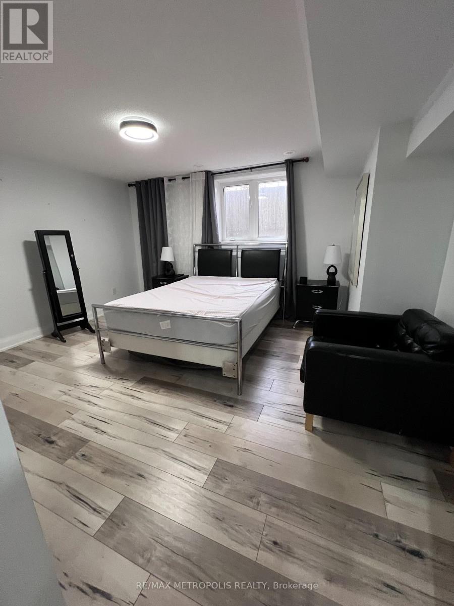 #7 -3088 THOMAS ST, #7