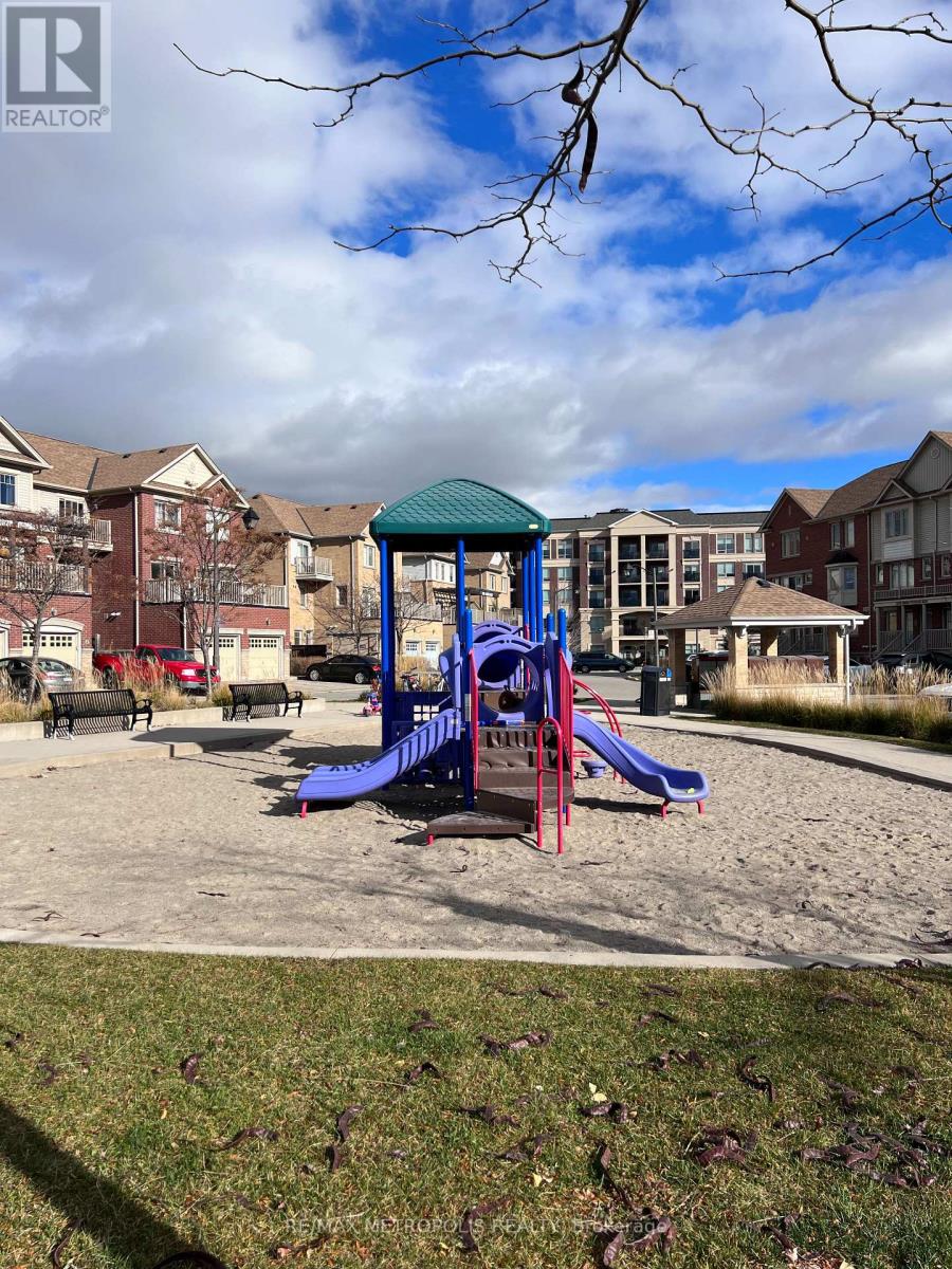 #7 -3088 THOMAS ST, #7