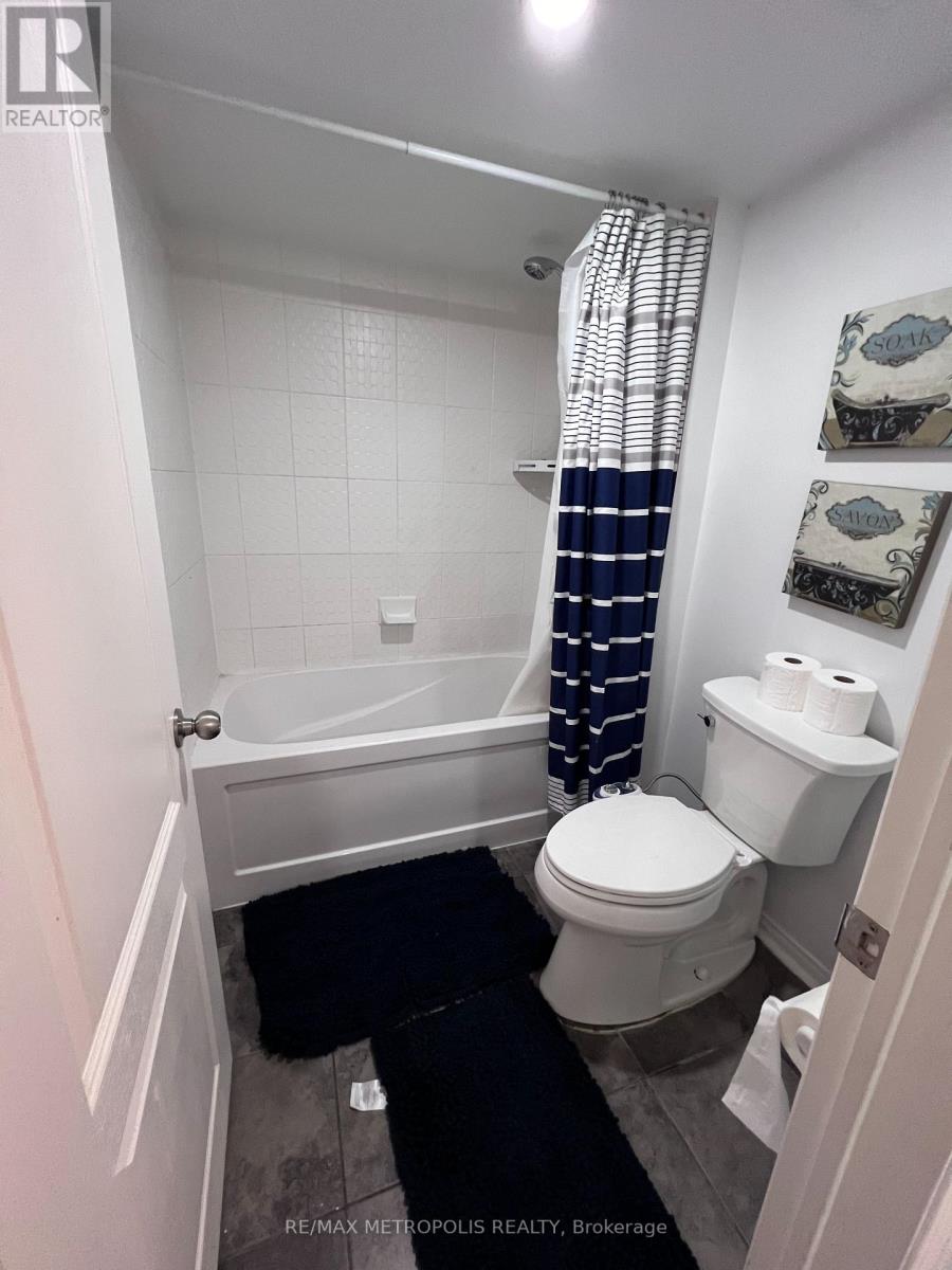 #7 -3088 THOMAS ST, #7