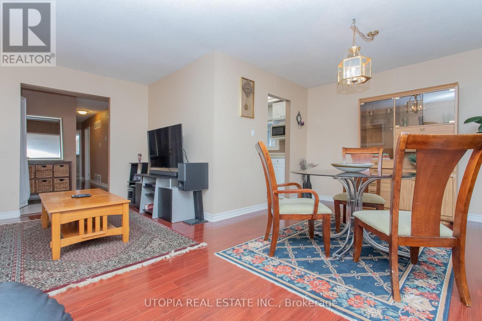 165 NORTH SERVICE RD E