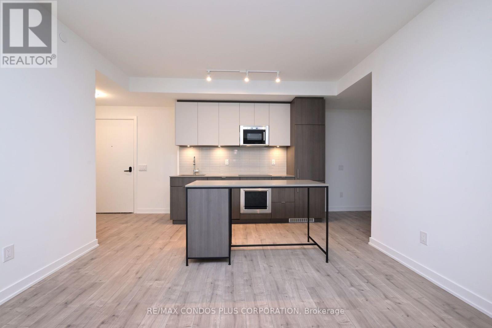 #445 -215 LAKESHORE RD W, #445