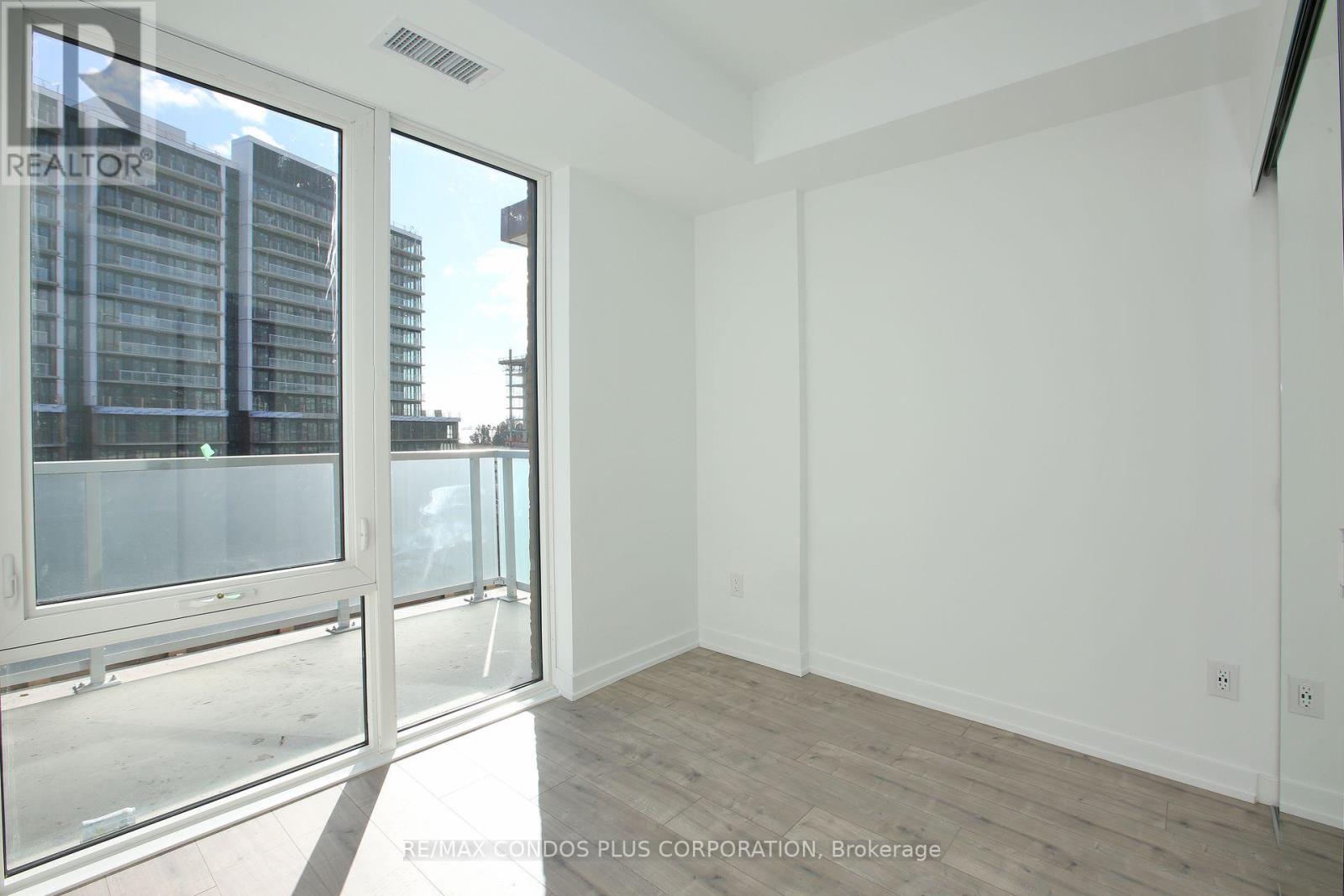 #445 -215 LAKESHORE RD W, #445