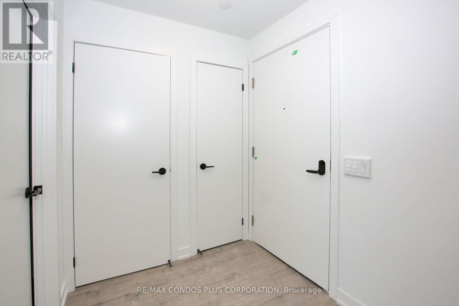 #445 -215 LAKESHORE RD W, #445