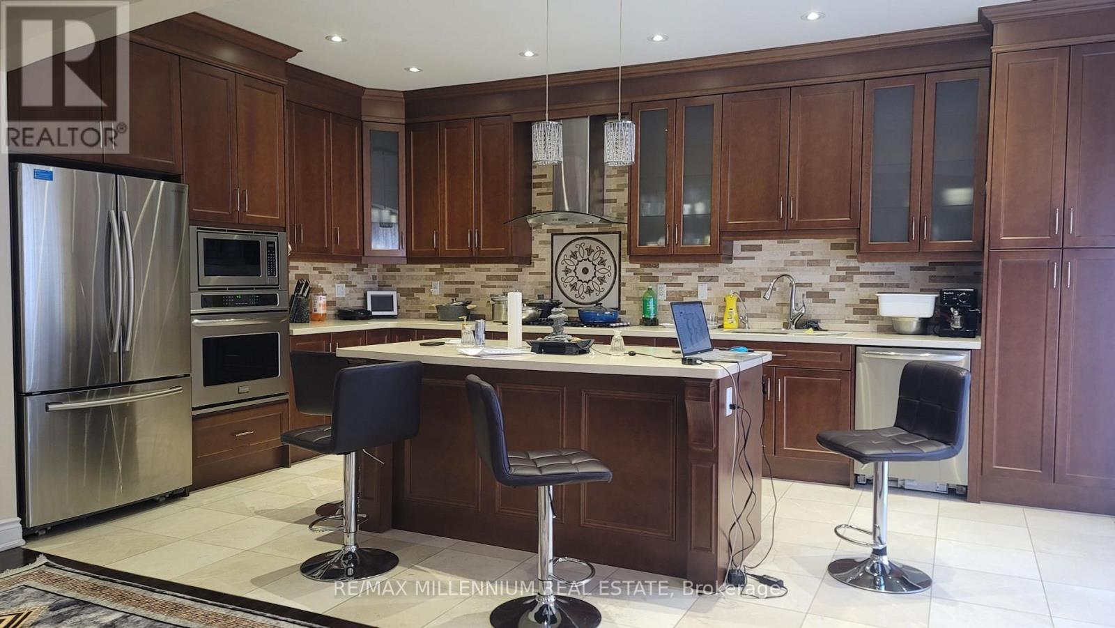 961 KNOTTY PINE GRVE