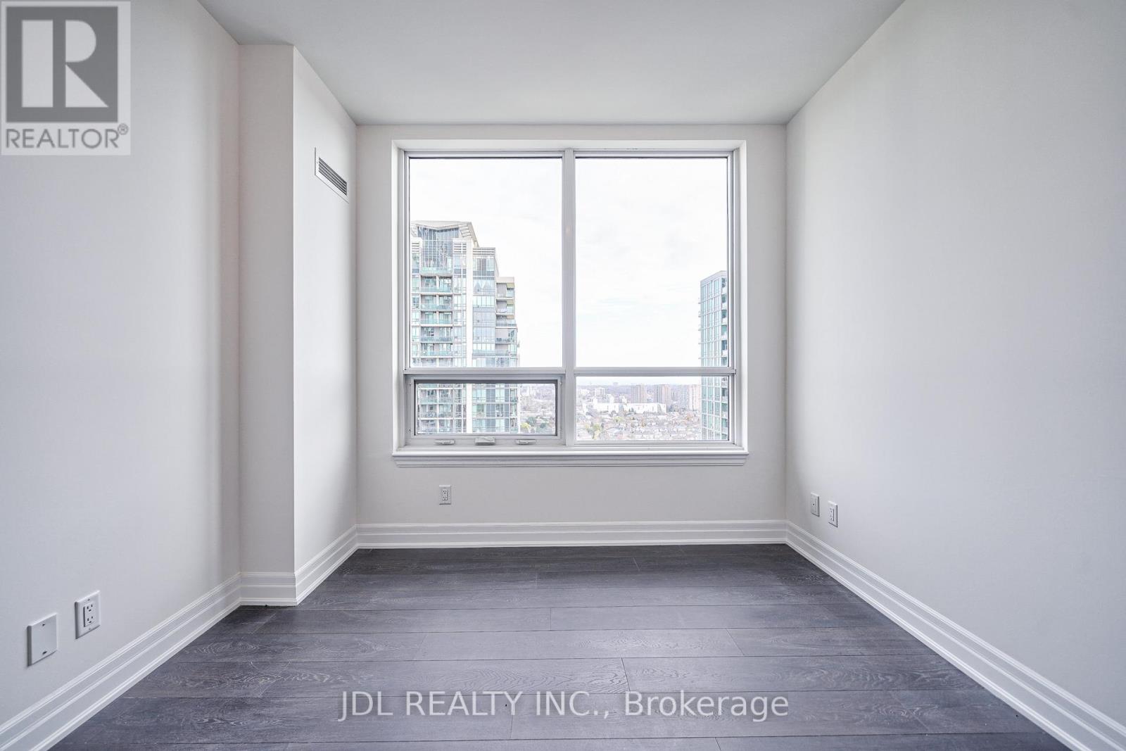 #2604 -36 ELM DR, #2604