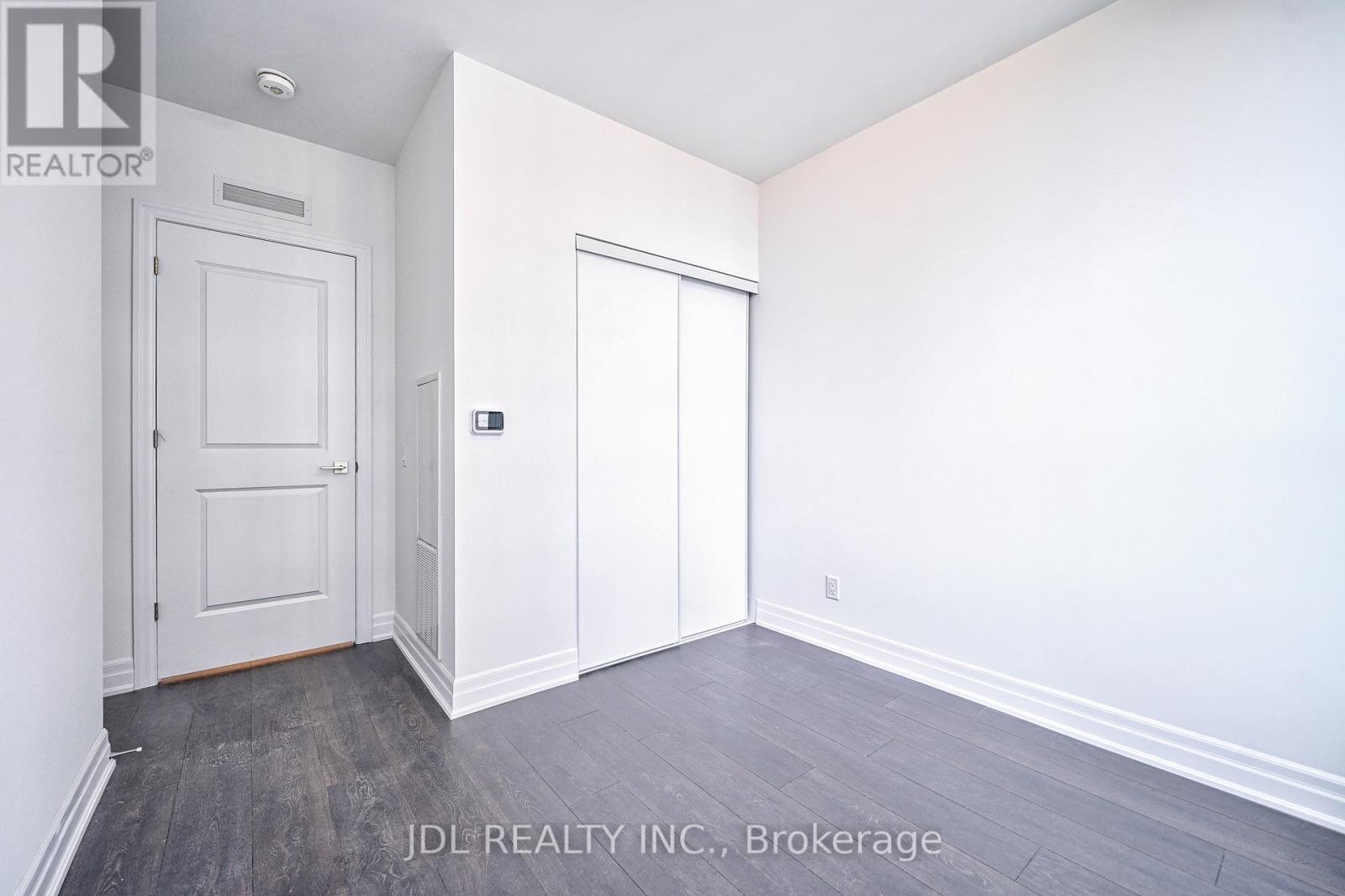 #2604 -36 ELM DR, #2604