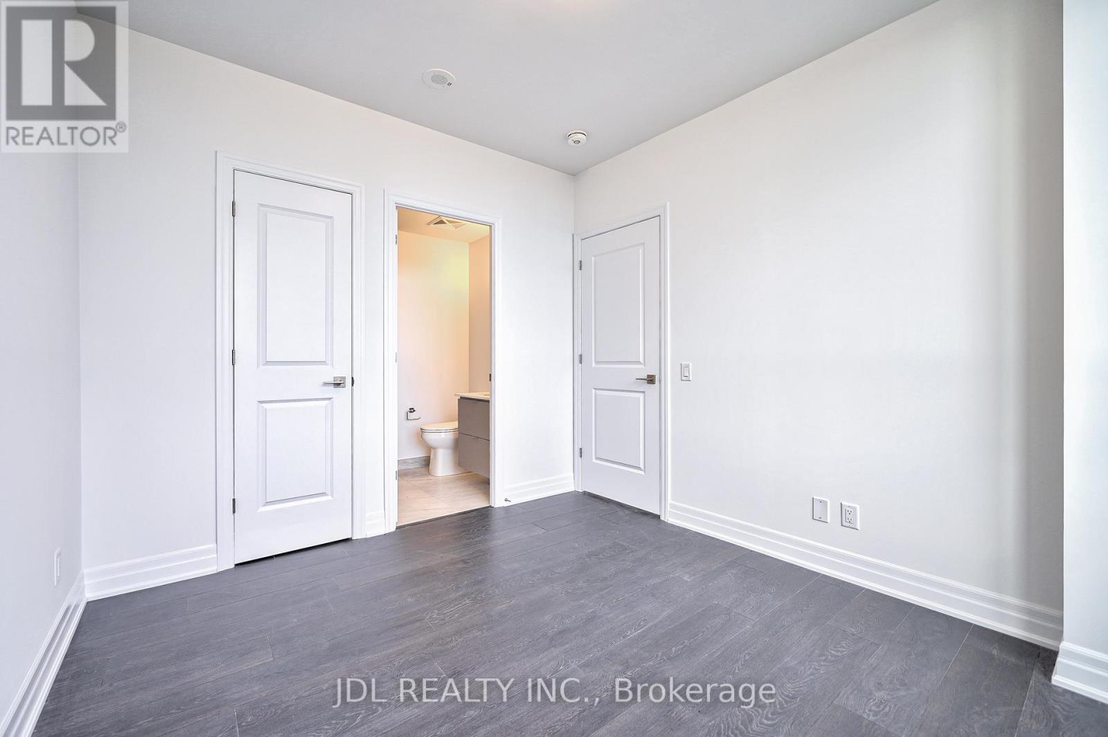 #2604 -36 ELM DR, #2604