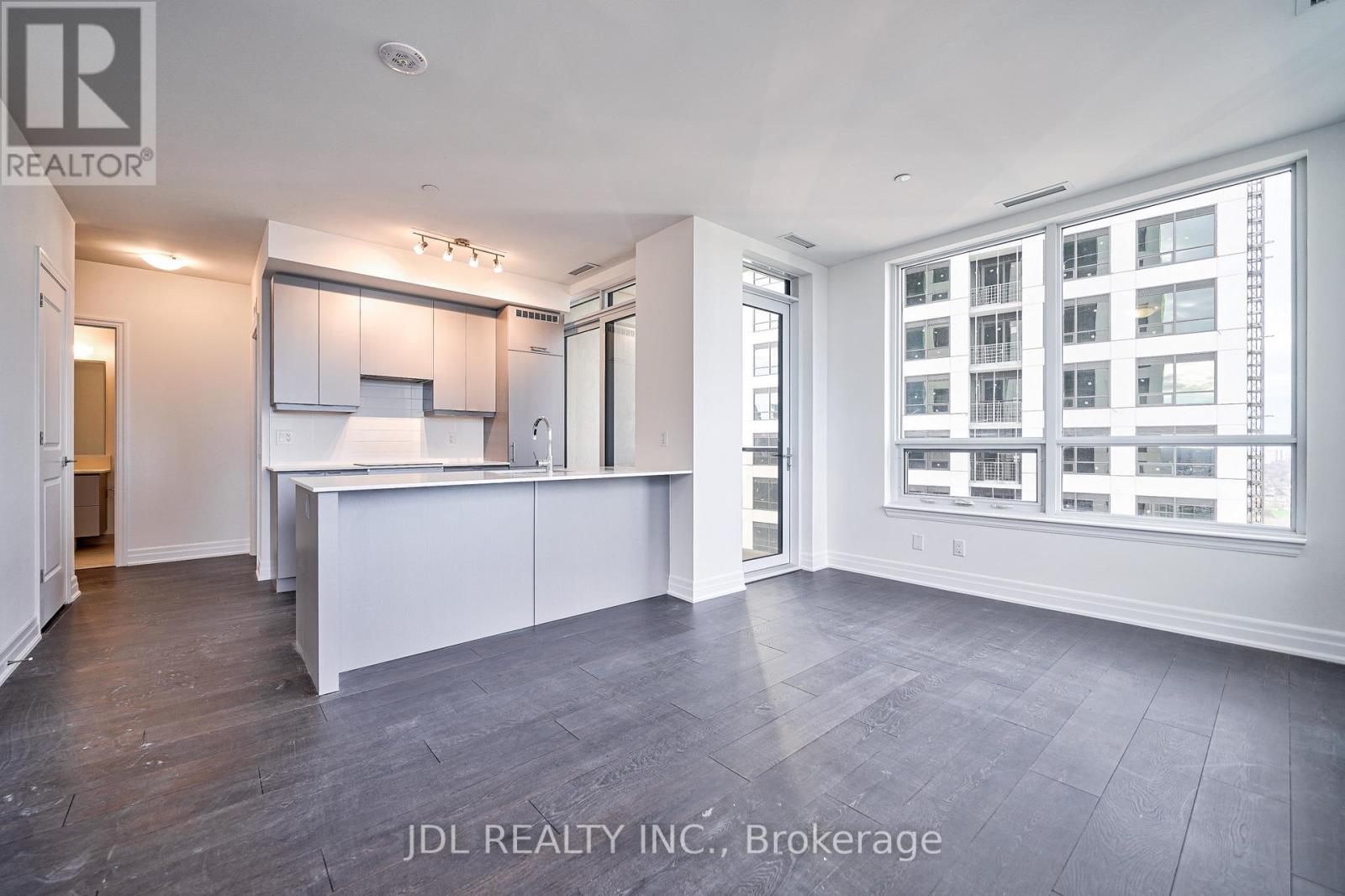 #2604 -36 ELM DR, #2604