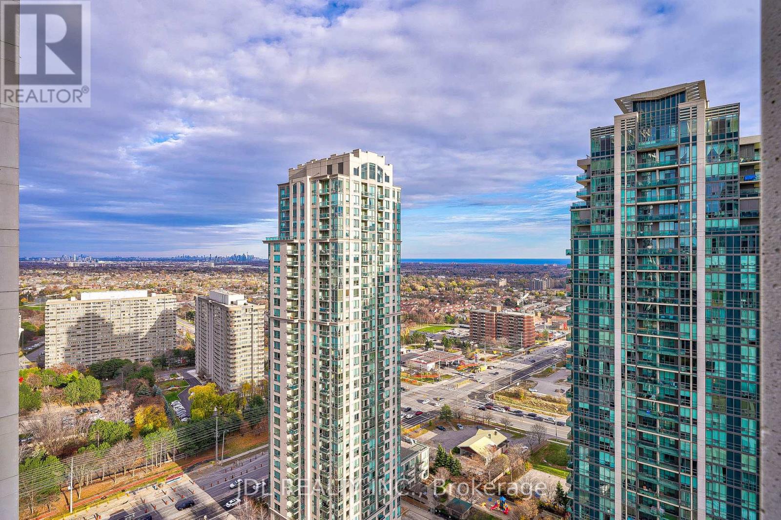 #2604 -36 ELM DR, #2604