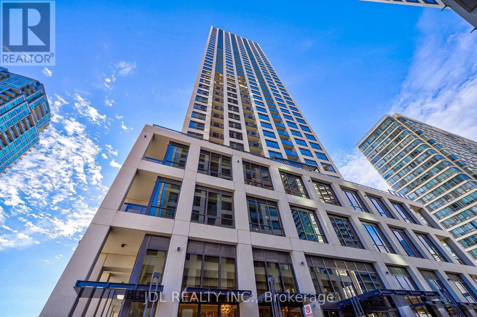 #2604 -36 ELM DR, #2604